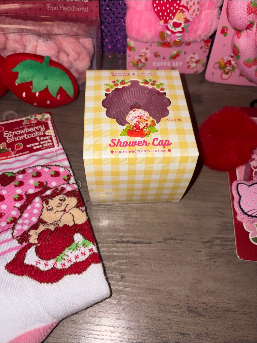 Strawberry Shortcake Bundle Kawaii Spa Gift Set Socks Shower Cap Accessories - Picture 7 of 8